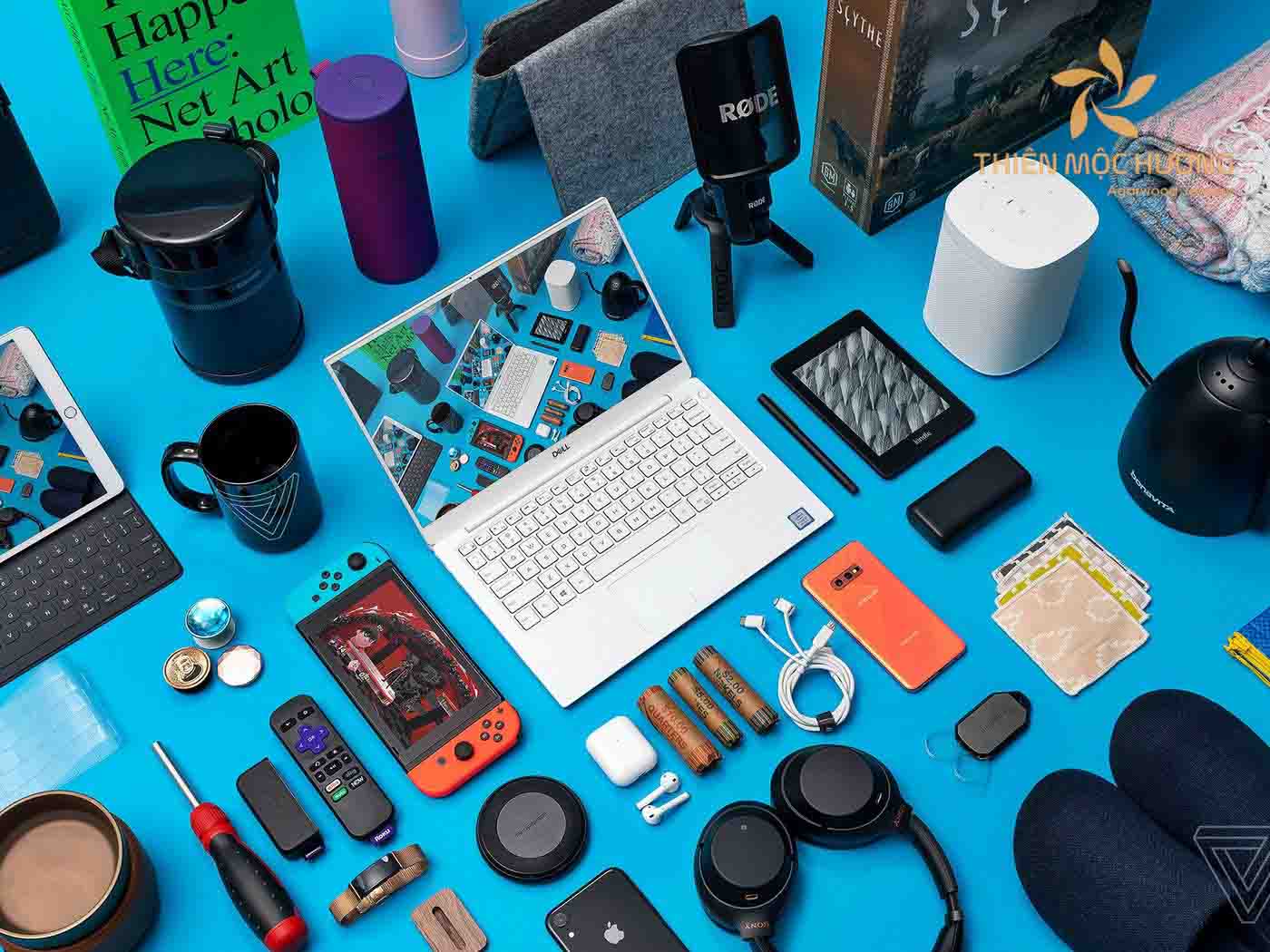 Nên tặng quà gì cho bạn thân là nam? - Chắc chắn không nên bỏ qua những đồ công nghệ 