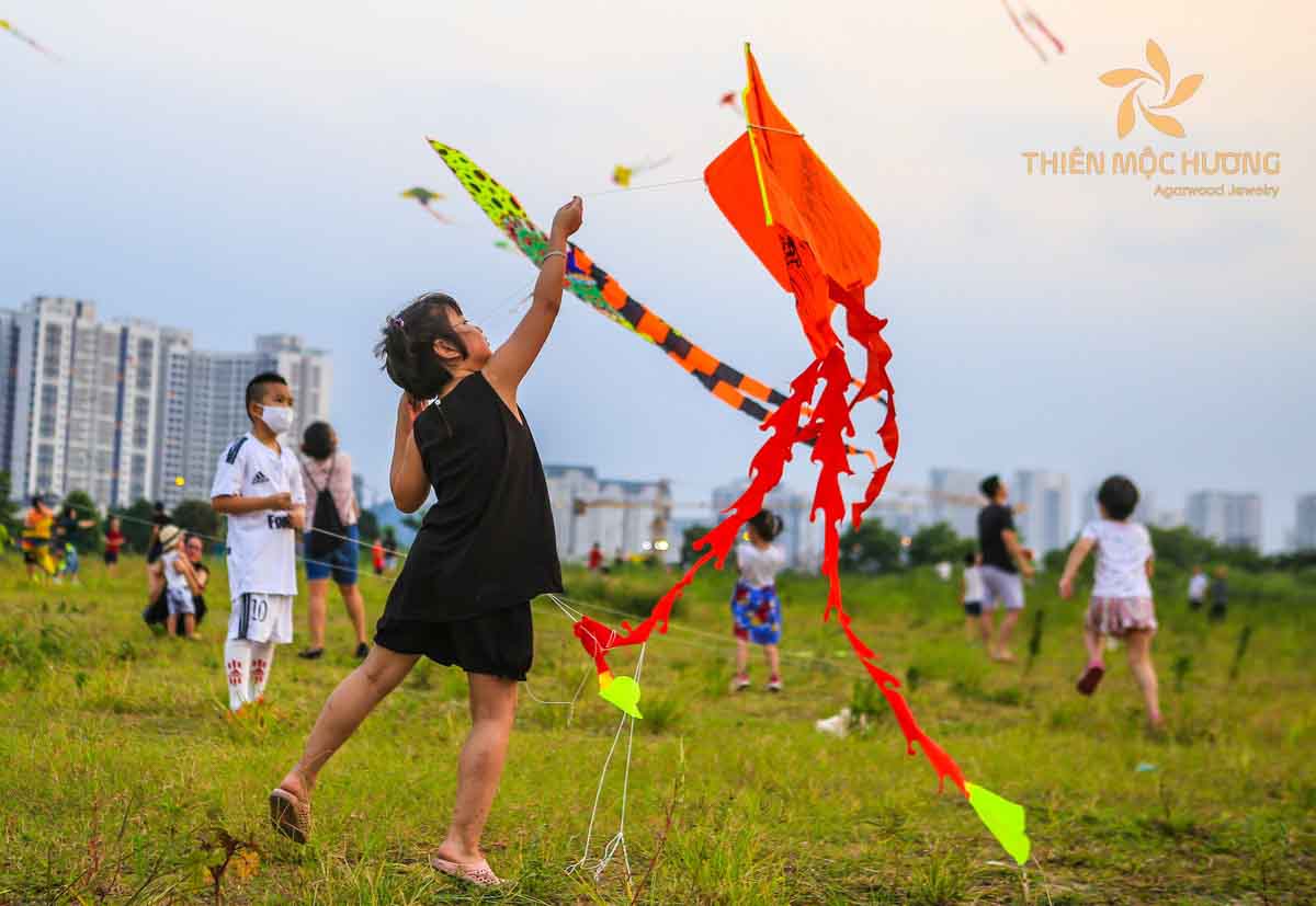 Quà tặng cho bé gái 10 tuổi là diều gợi nhớ lại những kỉ niệm ấu thơ