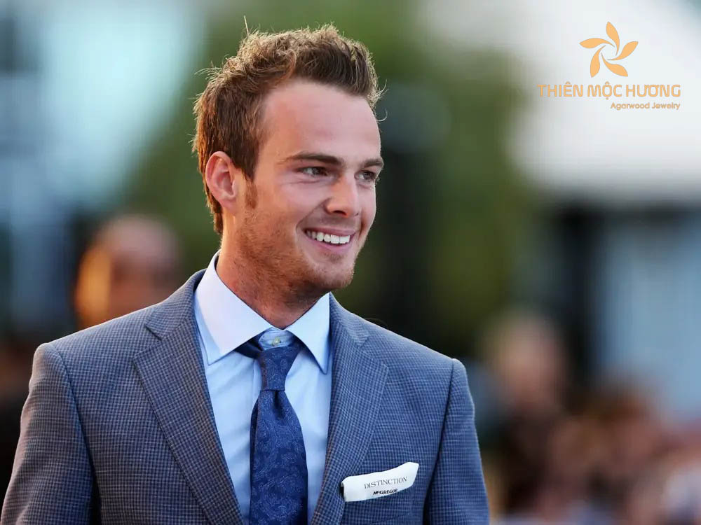 Món quà tặng bố là cà vạt chắc chắn sẽ làm tăng độ lịch thiệp và đẳng cấp của ông