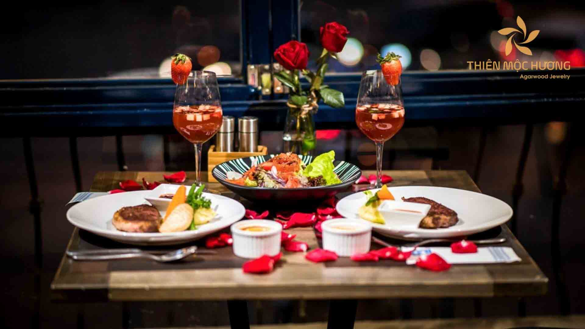 Một bữa ăn lãng mạn làm quà tặng cho chồng sẽ giúp tính cảm của cả hai mặn nồng hơn