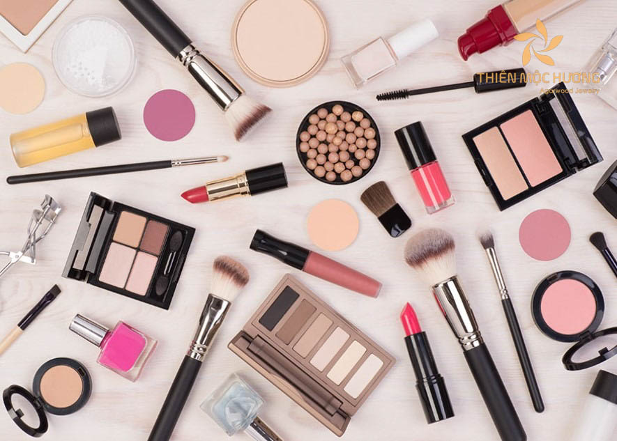 Đồ trang điểm - Quà tặng 8/3 cho cô giáo mầm non tinh tế