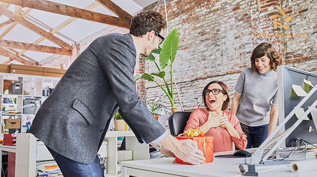 Các điều cần lưu ý khi mua quà tặng cao cấp cho doanh nghiệp