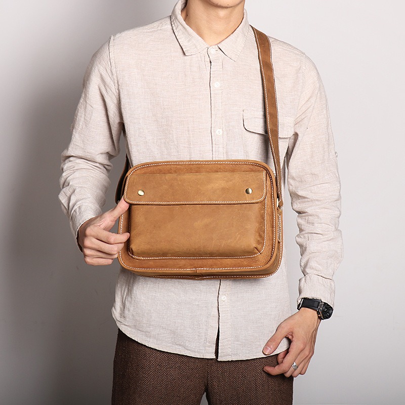 qua-tang-giang-sinh-cho-ban-trai-12 Túi đeo chéo nam