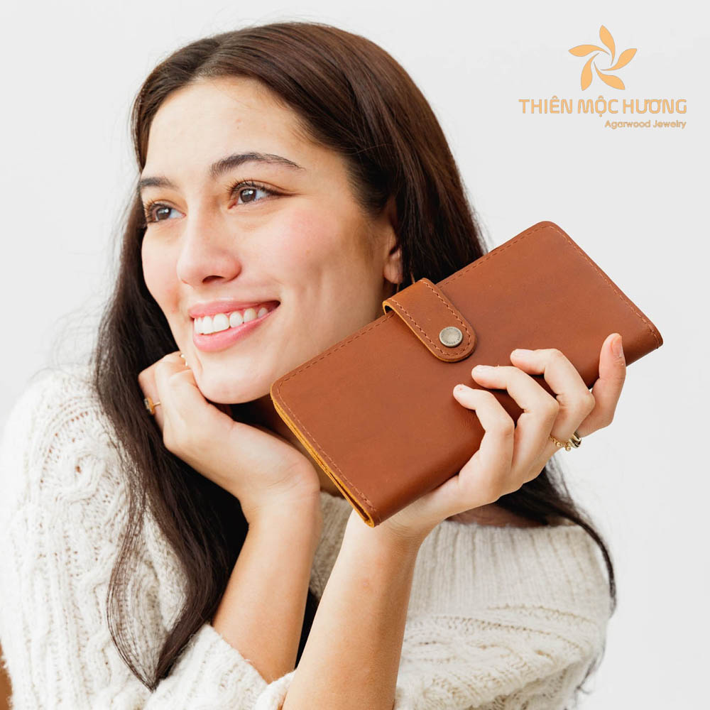qua-tang-sep-22 Quà tặng sếp là ví cầm tay có thể giúp cô ấy nâng tầm thời trang