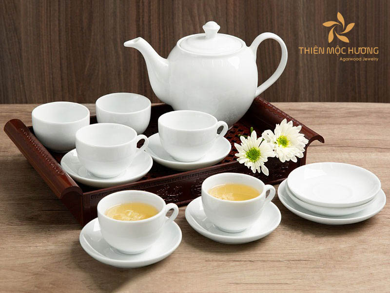 Món quà tặng thầy giáo là bộ ấm trà giúp thầy pha trà ngon hơn