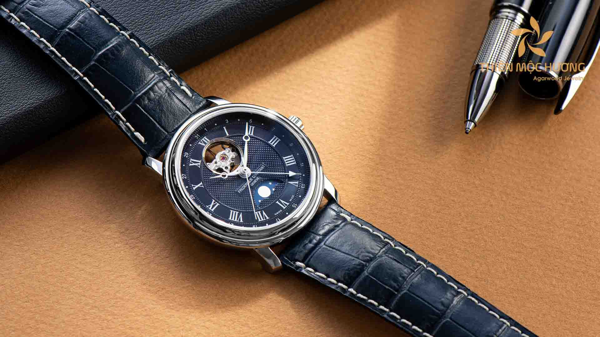 Món quà tặng thầy giáo cần được cân nhắc giá tiền đó chính là đồng hồ đeo tay sang trọng