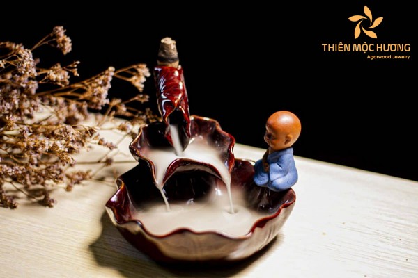 thác khói trầm hương Hà Nội