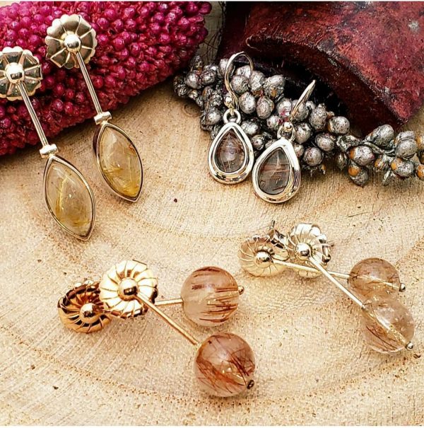 Trang sức đá quý là gợi ý sáng giá cho quà tặng 8/3 cho vợ bầu