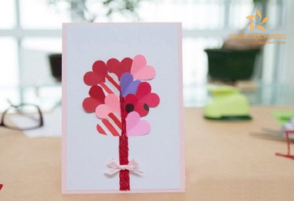 Thiệp chúc mừng 20/10 cho bạn bè, đồng nghiệp trang trí đơn giản