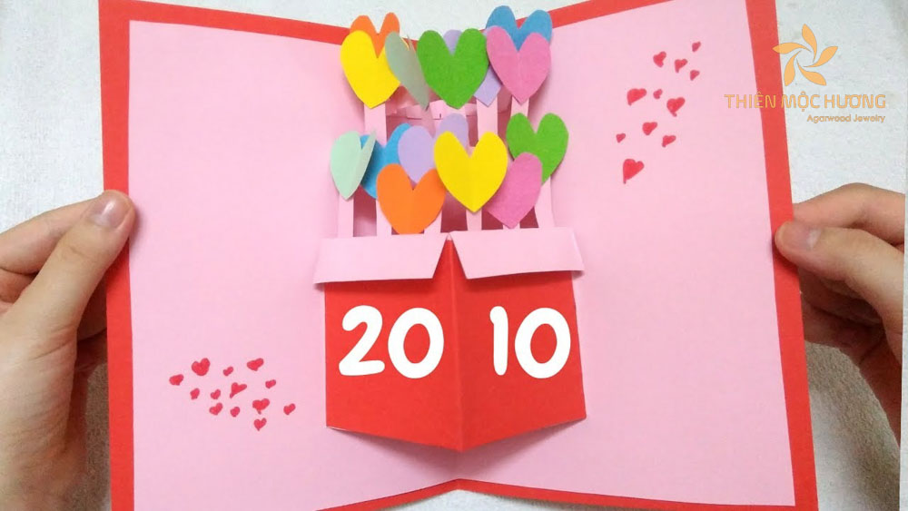 Thiệp chúc mừng 20/10 cho chị gái, em gái hộp quà ấn tượng