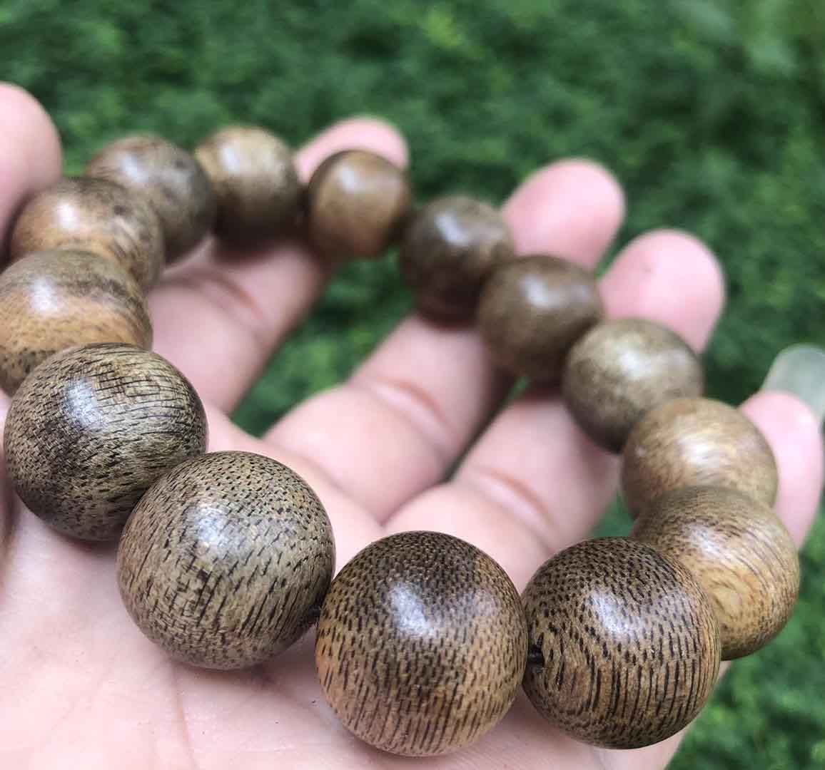 tmh-25 Giá vòng tay trầm tốc thường từ 700.000 VNĐ đến 3.000.000 VNĐ