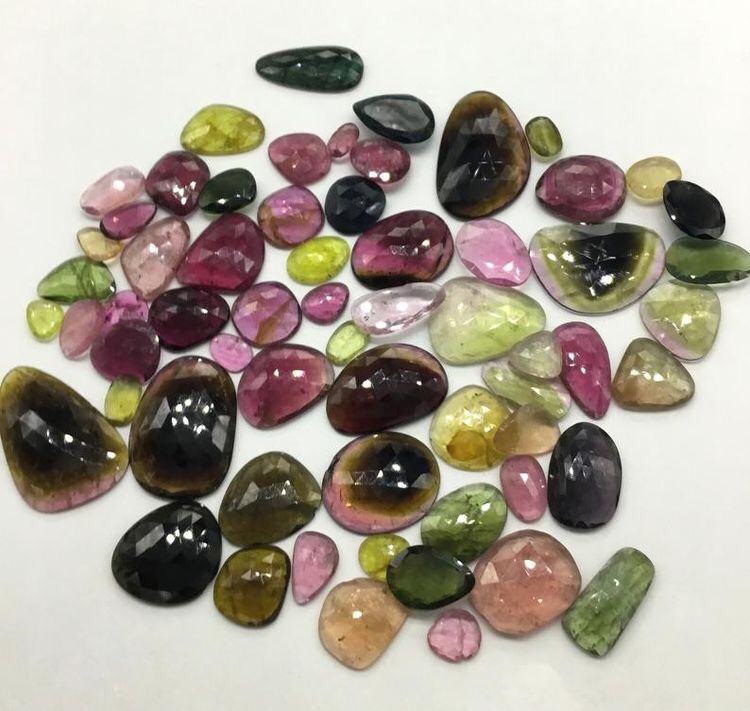 Vậy những ai nên sử dụng loại đá Tourmaline?