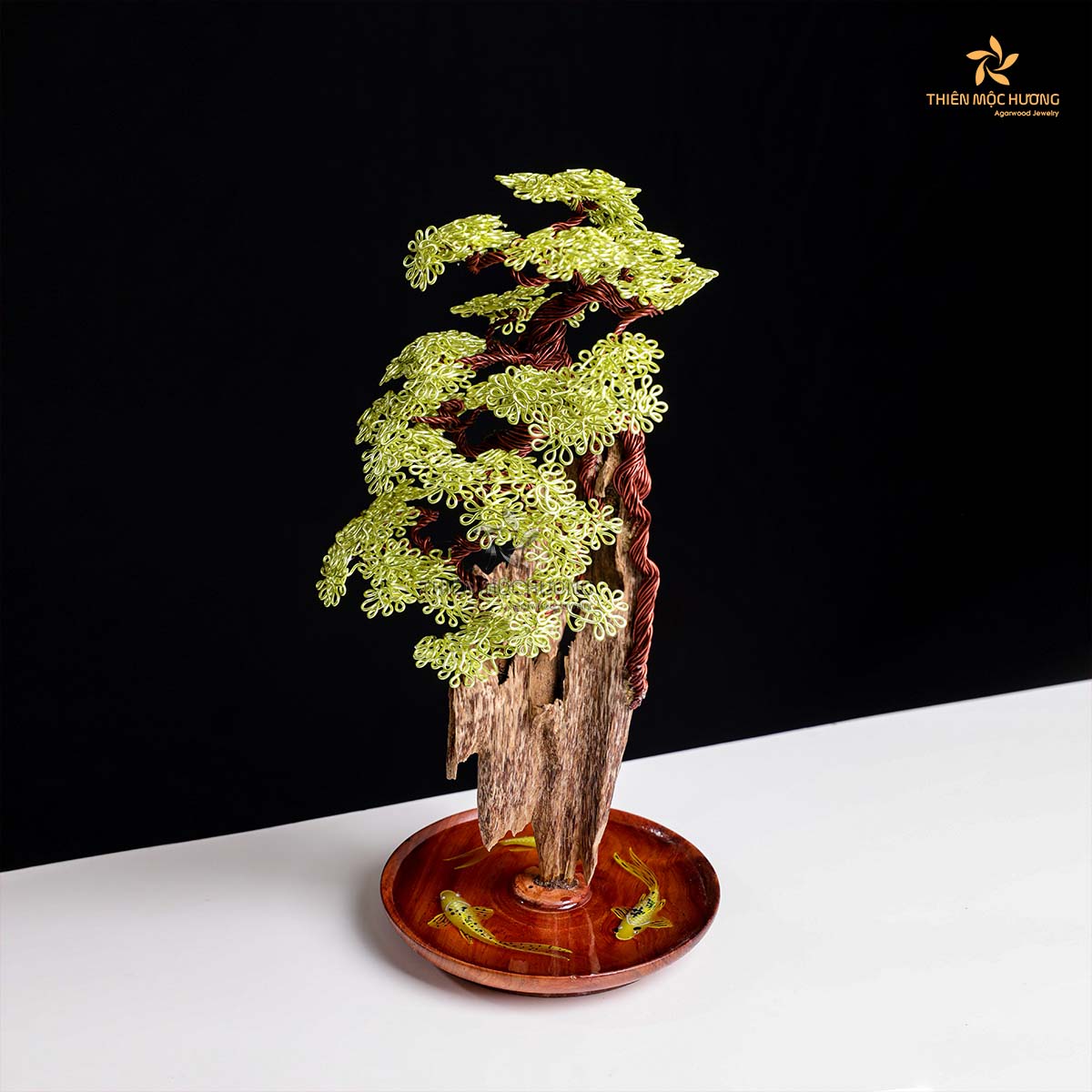 Quà tặng 20/10 cho đồng nghiệp nữ là trầm hương cảnh