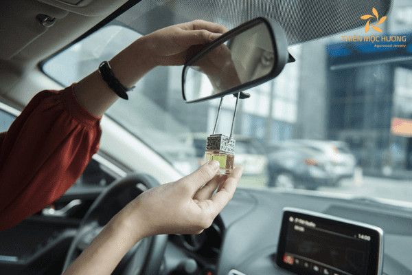 Sản phẩm trầm hương để xe ô tô