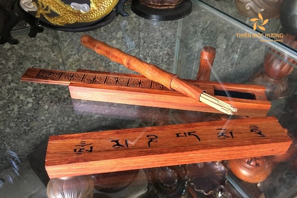 tram-huong-dot hướng dẫn cách đốt trầm hương nhang không tăm