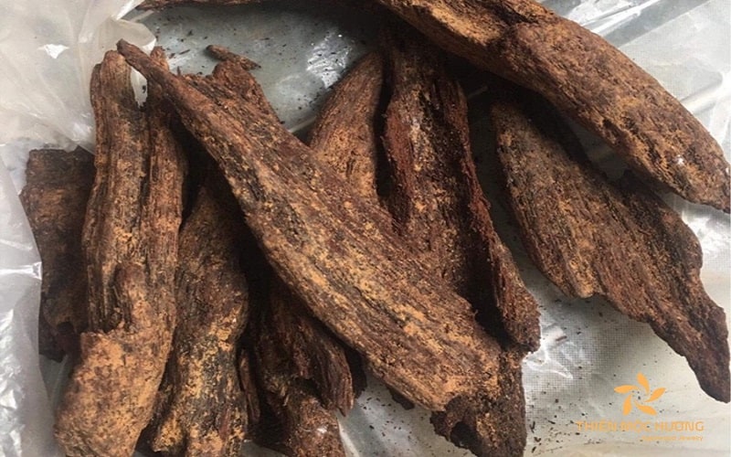 trầm hương tốc banh