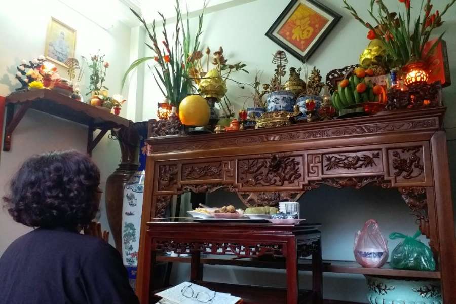 trang-tri-ban-tho-gia-tien-5 trang-tri-ban-tho-gia-tien