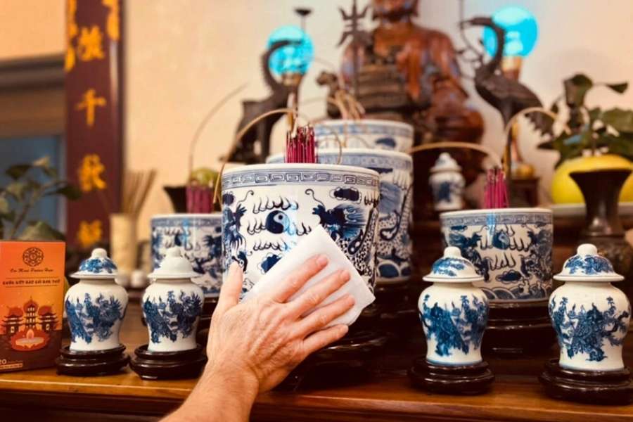 trang-tri-ban-tho-gia-tien-7 trang-tri-ban-tho-gia-tien