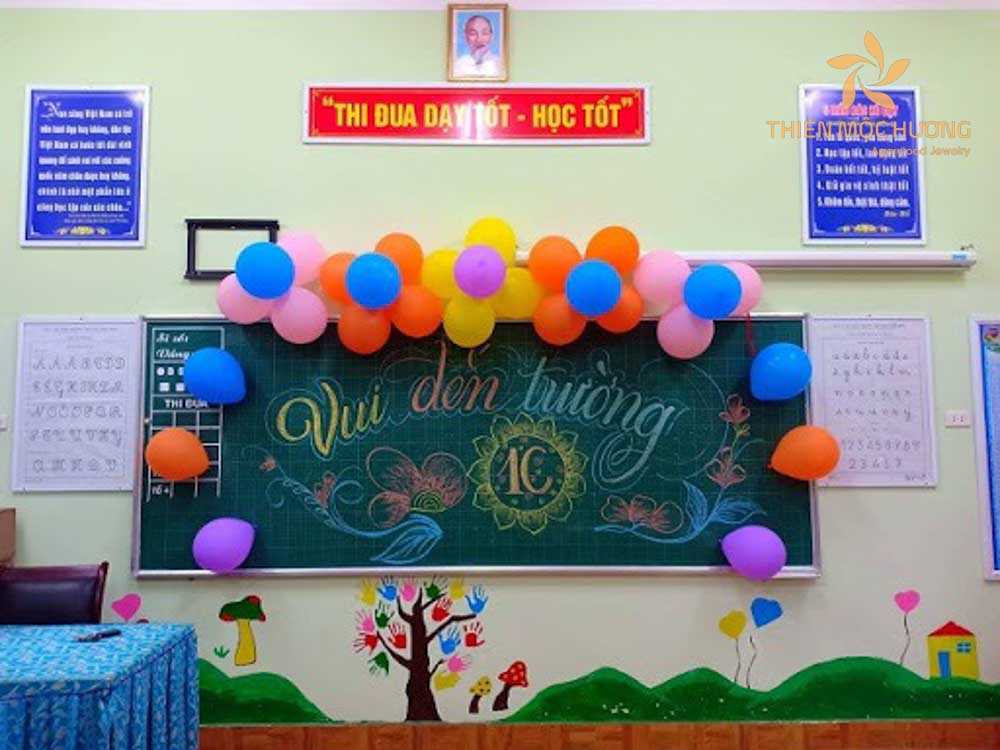 Trang trí bảng 20/11 bằng bóng bay vui đến trường
