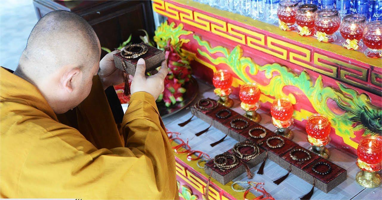 tri-chu-vong-tay-tram-huong-tai-nha Trì chú vòng tay trầm hương tại nhà - Nên hay không?