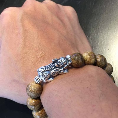 Hạn chế sờ mắt, miệng,.. của Tỳ Hưu Bạc, hay để người khác sờ