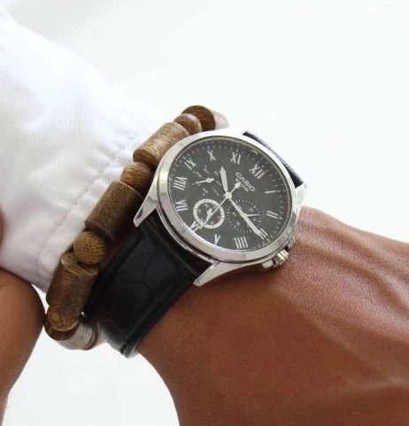 Vòng tay Trụ trúc Đơn Lào đem lại nét đẹp mạnh mẽ