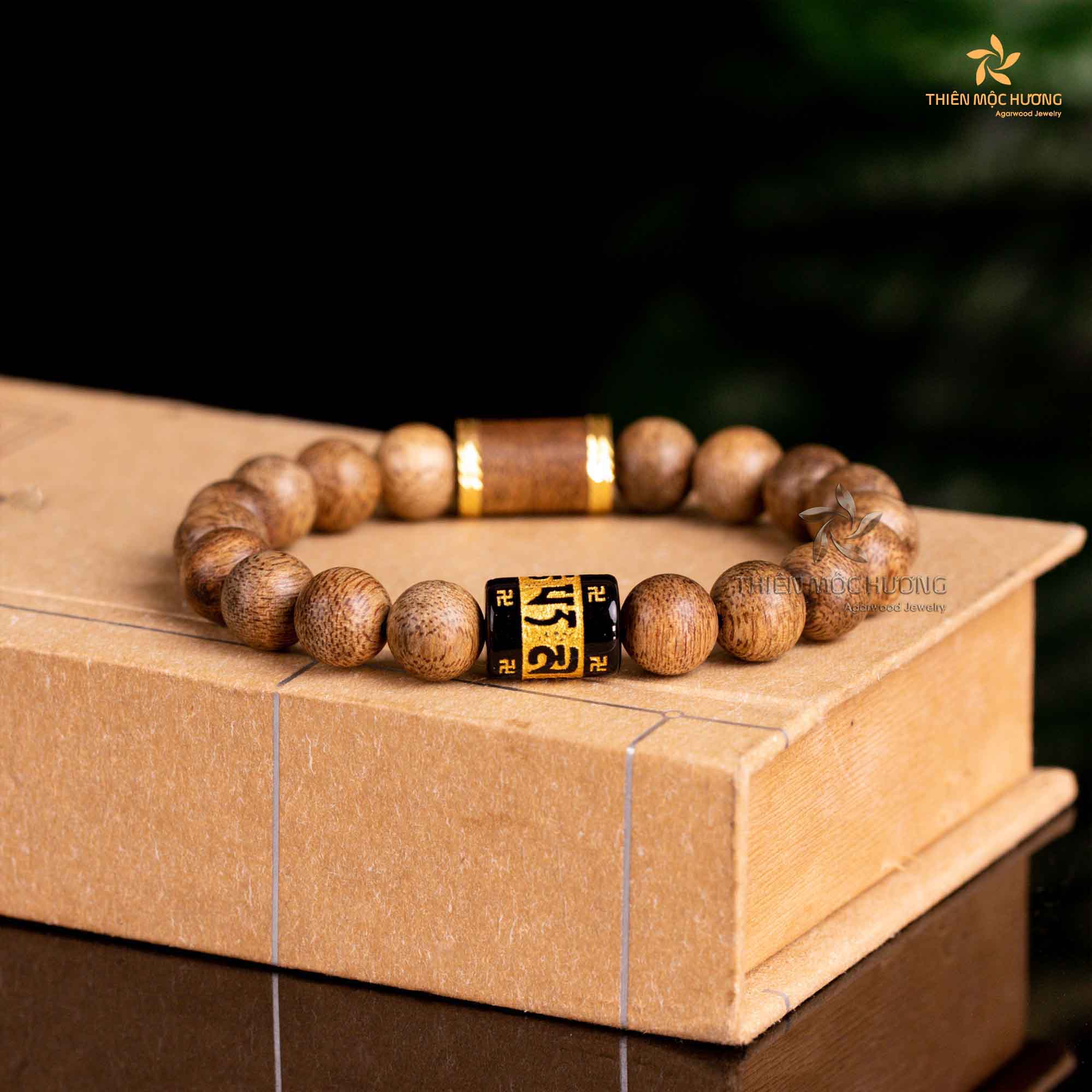 vòng tay mệnh thủy Vòng tay Trầm Hương Lá Bùa Tây Tạng