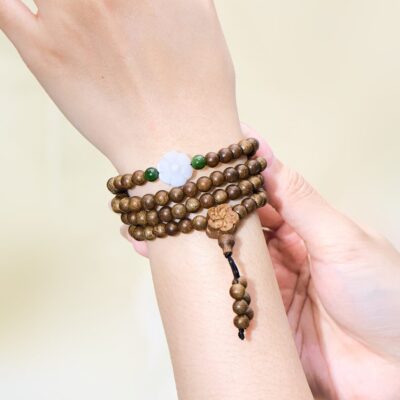 vong-mai-ngoa-ngoc-bich-onskin-scaled-e1764670554775-400x400-3 Alternative view of Vòng Trầm Hương 108 Hạt Mai Hoa Ngọc Bích - Trầm Tốc Việt Nam