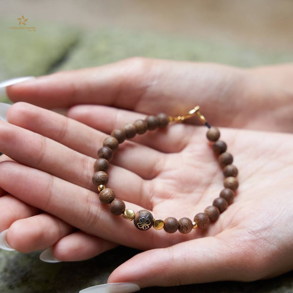 Vòng tay 21 hạt nhắc nhở người đeo trân trọng sự khởi đầu của cuộc sống, gieo nhân lành và hành động tích thiện cho chu trình sống tiếp theo