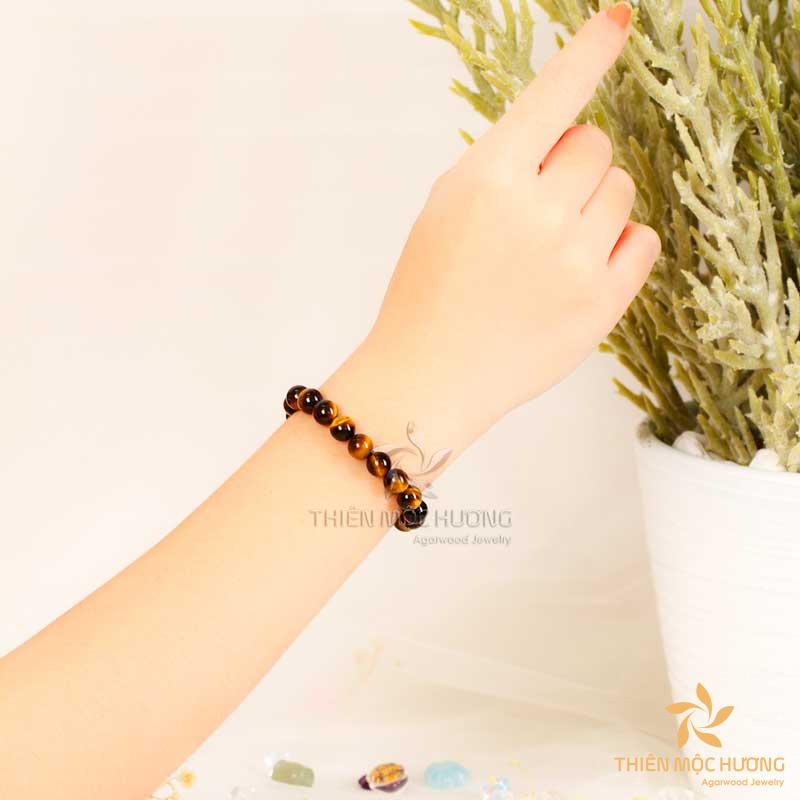 vong-tay-da-mat-ho Vòng tay đá mắt hổ Thiên Mộc Hương