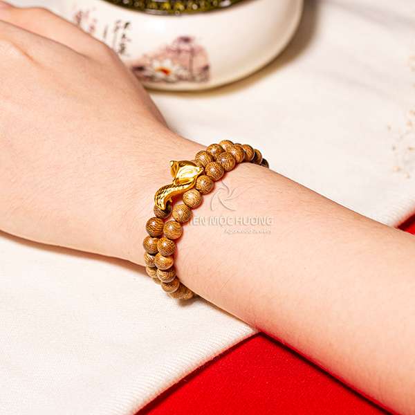 vong-tay-tram-huong-ho-ly-vang-1-jpg vong-tay-tram-huong-hop-menh