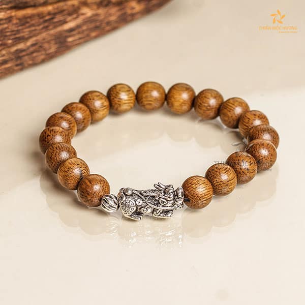 Vòng Tay gỗ Trầm Hương Tròn Đơn Tỳ Hưu Bạc Thái VN 12-14 NĂM